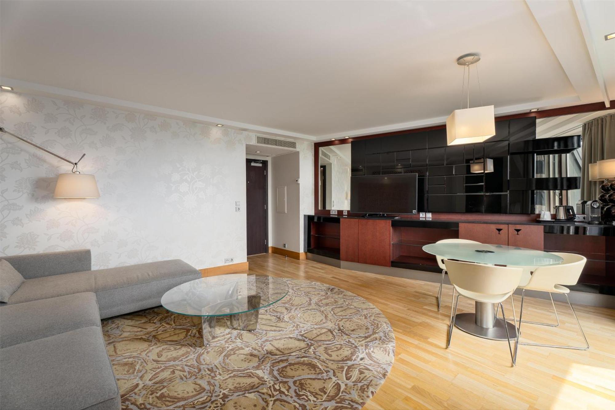 Radisson Blu Elizabete Hotel, Hotell 4*